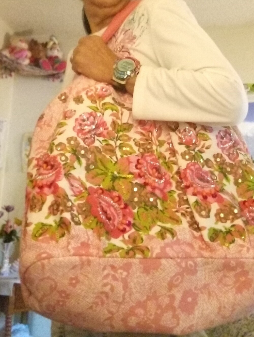 💐 New Without Tags Pink Floral EmbroideredSequin Tote Bag 💐